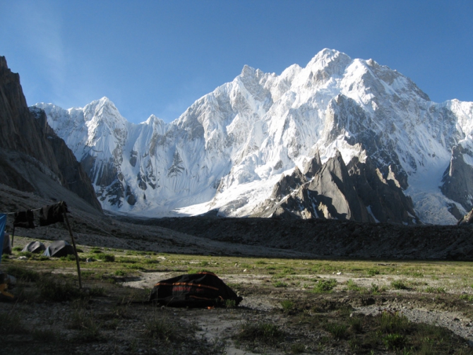 Юго-восточная стена массива K7 West: вершина 6300. Такого еще не было или permanent shower. (Альпинизм, колтунов, к7, charakusa, фасил, иванов, чаракуза, пакистан)