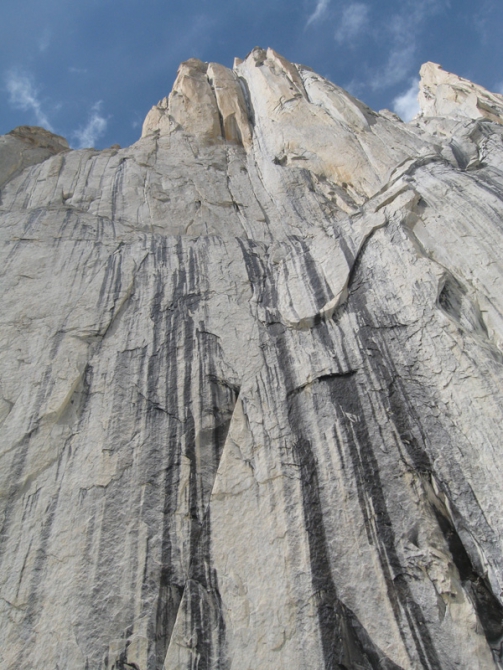 Юго-восточная стена массива K7 West: вершина 6300. Такого еще не было или permanent shower. (Альпинизм, колтунов, к7, charakusa, фасил, иванов, чаракуза, пакистан)