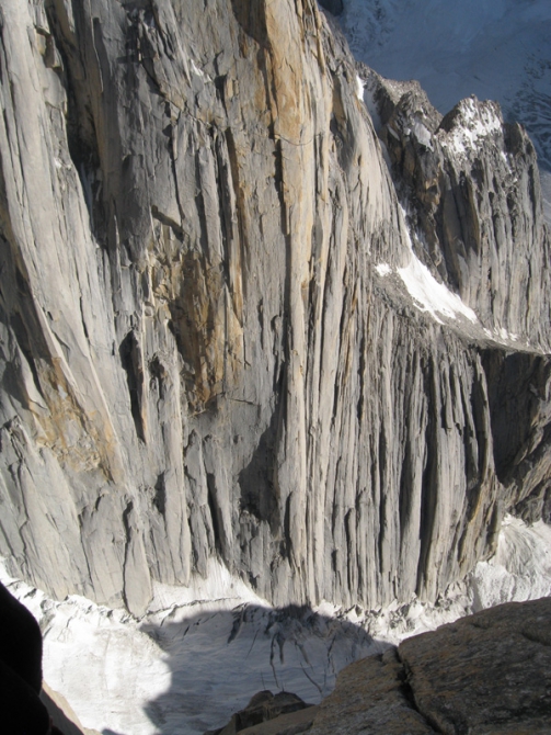 Юго-восточная стена массива K7 West: вершина 6300. Такого еще не было или permanent shower. (Альпинизм, колтунов, к7, charakusa, фасил, иванов, чаракуза, пакистан)