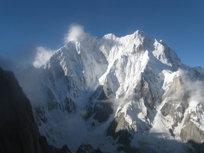 Юго-восточная стена массива K7 West: вершина 6300. Такого еще не было или permanent shower. (Альпинизм, колтунов, к7, charakusa, фасил, иванов, чаракуза, пакистан)