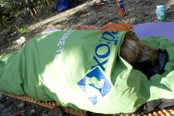 Бивакзаки. Средство для выживания или романтика? (Альпинизм, бивачный мешок, bivi fox, redfox)