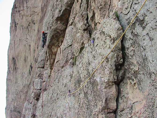 Номинанты Хрустального пика-2010: Ерыдаг по маршруту Воронина свободным лазаньем (Альпинизм, outdoor-проекты, хрустальный пик, восхождения, события, risk.ru)