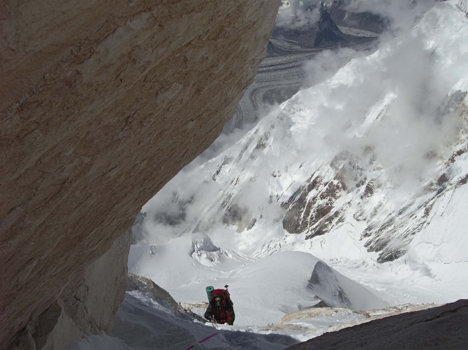 Номинанты Хрустального пика-2010: "Змейка" на Хан-Тенгри (Альпинизм, outdoor-проекты, хрустальный пик, восхождения, события, risk.ru)