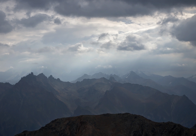 Кавказ осенний. Фотоальбом (Горный туризм, чунгурджар, учкуланичи, терксол, тырмен, узункол, гвандра, мырды, осень, шхельда, приэльбрусье, горы, джалпаккол)