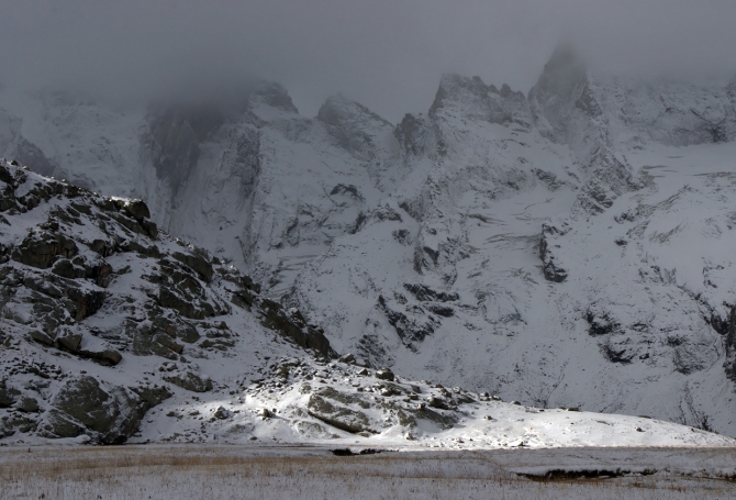 Кавказ осенний. Фотоальбом (Горный туризм, чунгурджар, учкуланичи, терксол, тырмен, узункол, гвандра, мырды, осень, шхельда, приэльбрусье, горы, джалпаккол)