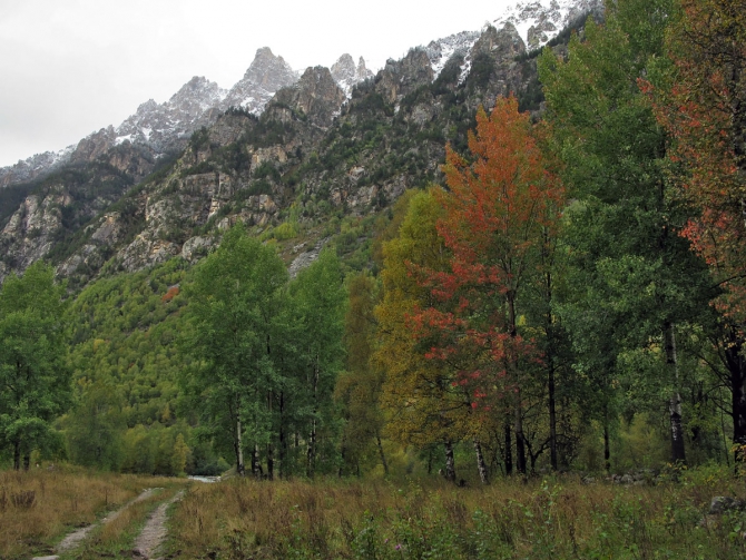 Кавказ осенний. Фотоальбом (Горный туризм, чунгурджар, учкуланичи, терксол, тырмен, узункол, гвандра, мырды, осень, шхельда, приэльбрусье, горы, джалпаккол)