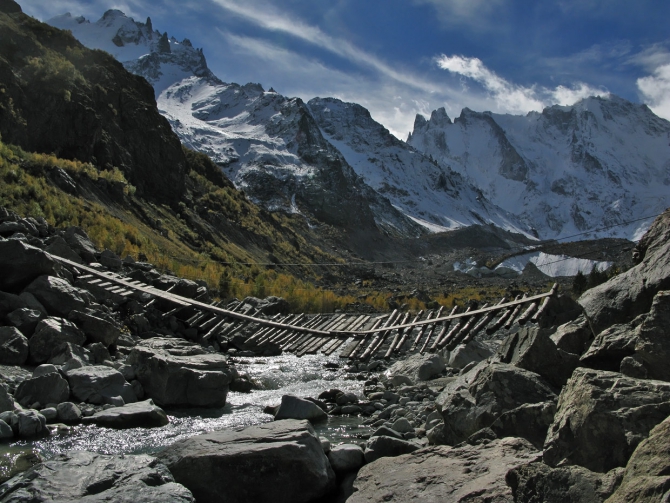 Кавказ осенний. Фотоальбом (Горный туризм, чунгурджар, учкуланичи, терксол, тырмен, узункол, гвандра, мырды, осень, шхельда, приэльбрусье, горы, джалпаккол)