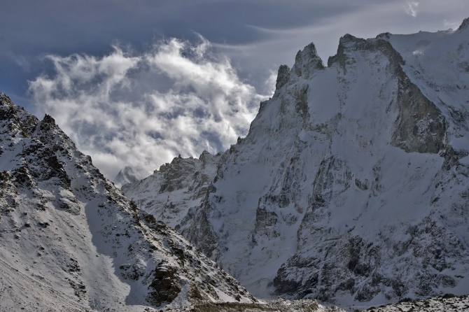 Кавказ осенний. Фотоальбом (Горный туризм, чунгурджар, учкуланичи, терксол, тырмен, узункол, гвандра, мырды, осень, шхельда, приэльбрусье, горы, джалпаккол)