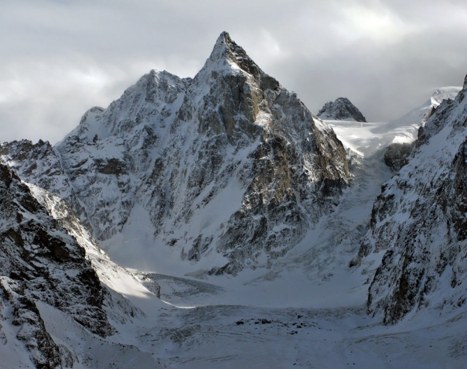 Кавказ осенний. Фотоальбом (Горный туризм, чунгурджар, учкуланичи, терксол, тырмен, узункол, гвандра, мырды, осень, шхельда, приэльбрусье, горы, джалпаккол)