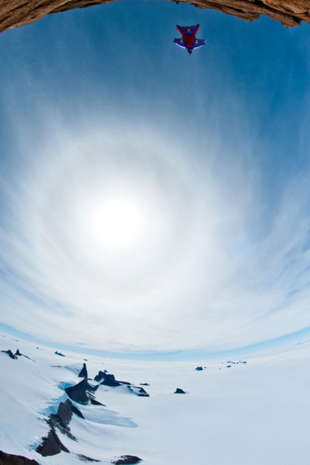 Валерий Розов прыгнул с Ульветанны! (Альпинизм, ульветанна, земля королевы мод, ulvetanna, антарктида, base)