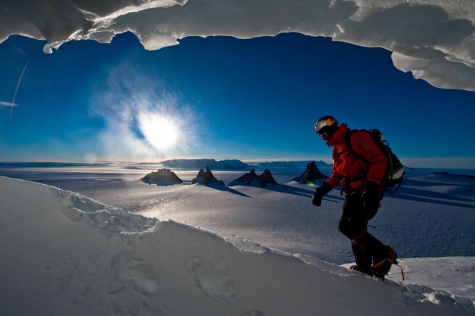 Валерий Розов прыгнул с Ульветанны! (Альпинизм, ульветанна, земля королевы мод, ulvetanna, антарктида, base)