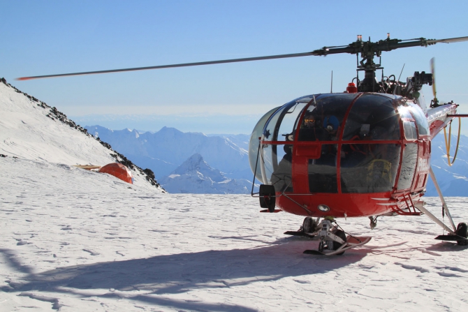 Вертолет и горы (Альпинизм)