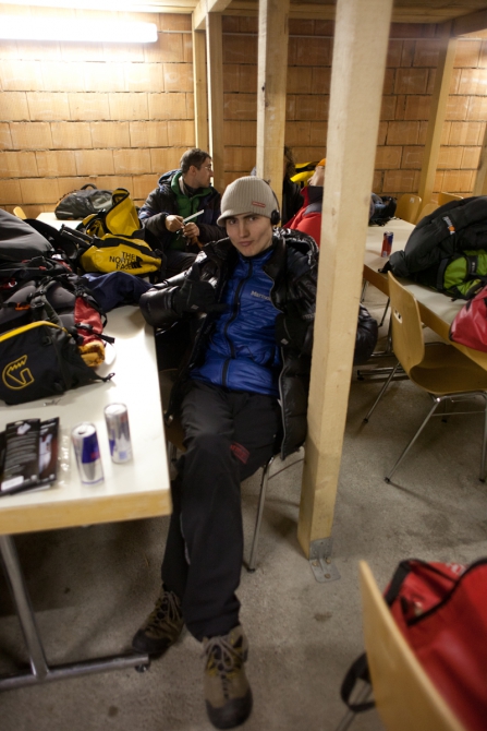 Немного новостей из Saas-Fee. (Ледолазание/drytoolling, фаисм, нпф баск, the north face, iwc, black diamond)