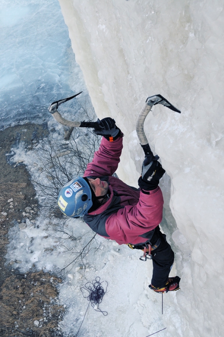 Ледовые вести с далёких окраин ;, Ледолазание/drytoolling, ищенко, саня, замутили, запилили, залили, февраль, суббота, вертикальный, край, приморский, 2011, екатериновка, приморье, находка, восток, лёд, ледолазание)
