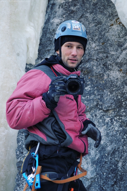 Ледовые вести с далёких окраин ;, Ледолазание/drytoolling, ищенко, саня, замутили, запилили, залили, февраль, суббота, вертикальный, край, приморский, 2011, екатериновка, приморье, находка, восток, лёд, ледолазание)