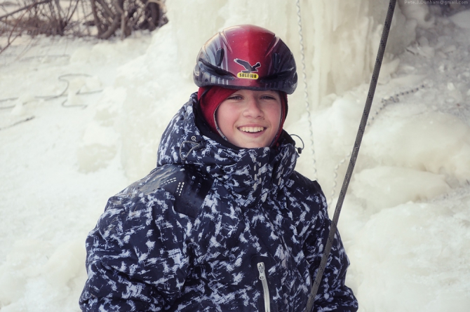 Ледовые вести с далёких окраин ;, Ледолазание/drytoolling, ищенко, саня, замутили, запилили, залили, февраль, суббота, вертикальный, край, приморский, 2011, екатериновка, приморье, находка, восток, лёд, ледолазание)