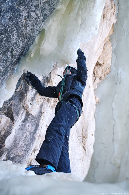 Ледовые вести с далёких окраин ;, Ледолазание/drytoolling, ищенко, саня, замутили, запилили, залили, февраль, суббота, вертикальный, край, приморский, 2011, екатериновка, приморье, находка, восток, лёд, ледолазание)