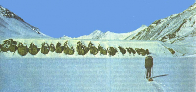 Ретро. Зимний Памир - лыжный и горный. К истокам идеи. (Альпинизм, маи, лыжный туризм, музкол, пик советских офицеров, сарезское озеро)