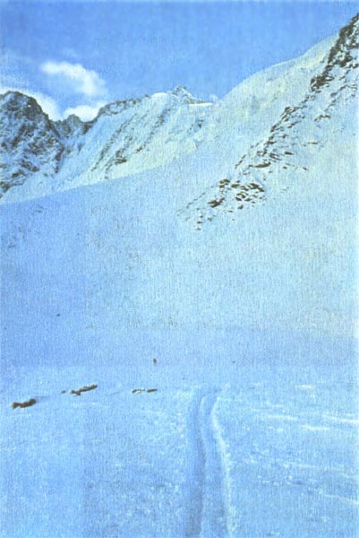 Ретро. Зимний Памир - лыжный и горный. К истокам идеи. (Альпинизм, маи, лыжный туризм, музкол, пик советских офицеров, сарезское озеро)