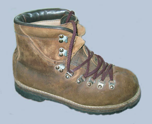 "ЖЕЛЕЗО", С КОТОРЫМ МЫ ХОДИЛИ. Ленинградская экспериментальная судоверфь (ЛЭС, Альпинизм, снаряжение 1960-1980 гг. нпо лавочкина.)