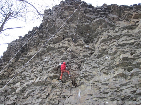 Зуевка рулит! Dry-tooling forever! (Ледолазание/drytoolling, ледолазание, драйтулинг, соревнования)
