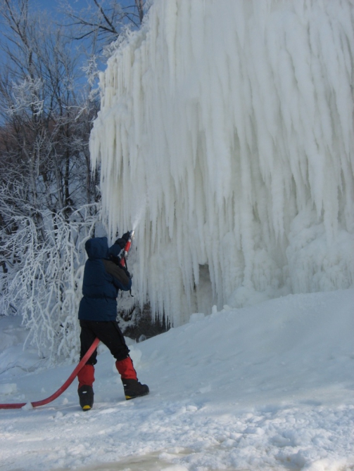 Как мы заливали сосулю к ICE CAMEL 2011 (Альпинизм, ледолазание, драйтулинг, drytooling, самара, risc, альпина, o`clock, медведи)