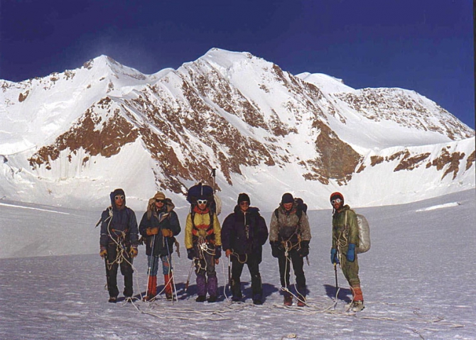 Маёвская вершина. Или трепет болельщика в ночь перед восхождением. (памирский марафон 1999, маи, пик революции, пик ленина)