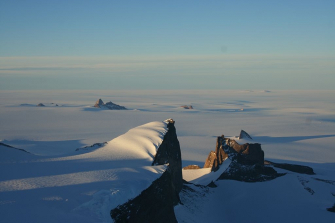 Альпинизм в Царстве Снежной Королевы (ито, норвежцы, земля королевы мод, анктарктика, ulvetanna, капсульный стиль, экспедиции)