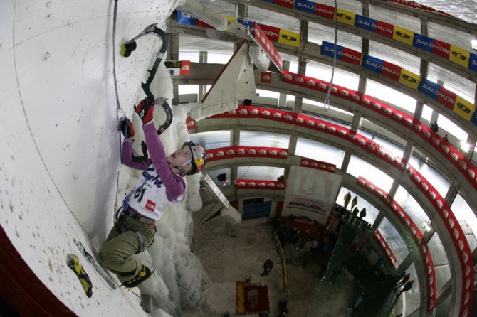 Дженни Лаварда и Евгений Кривошейцев выиграли мировой Чемпионат по ледолазанию! (Ледолазание/drytoolling, saas fee, соревнования, швейцария, icwc, кубок мира, ледолазание)
