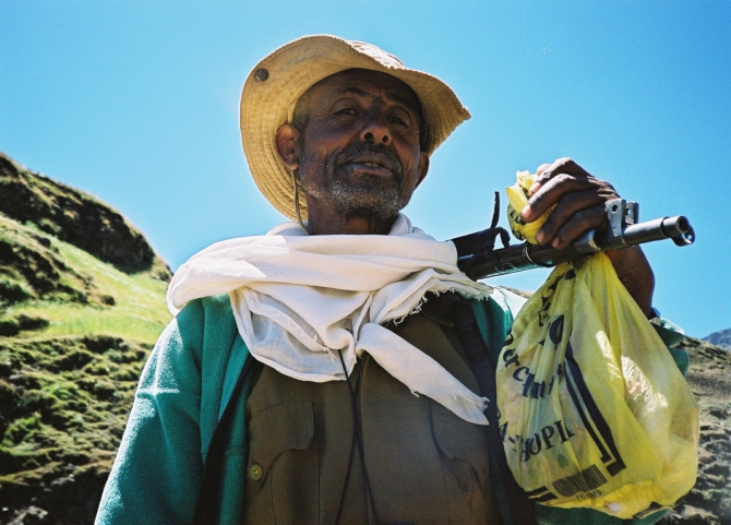 Человек с ружьем (оружие, экзотика)
