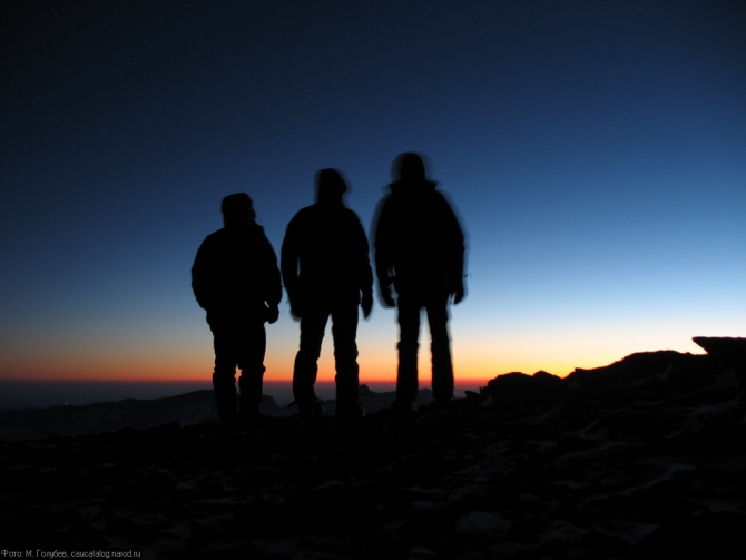 Кавказ - январь 2007. Фотоальбом (Горный туризм, горы, приэльбрусье, эльбрус, зима, снег, скалы)