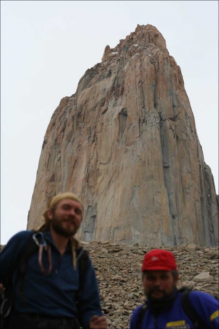 Golazo (VI 5.10 A4+, 1200m) на центральную башню Torres del Paine. Экспедиция Горного клуба. Часть первая. (Альпинизм, чили, горный клуб, патагония)