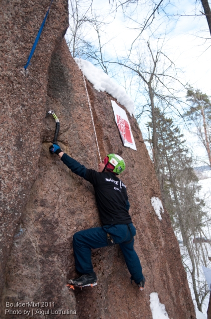 В ожидании итоговых результатов BoulderMixt 2011. Фотоальбом. (Ледолазание/drytoolling, соревнования, драйтулинг, lotfullina.ru)