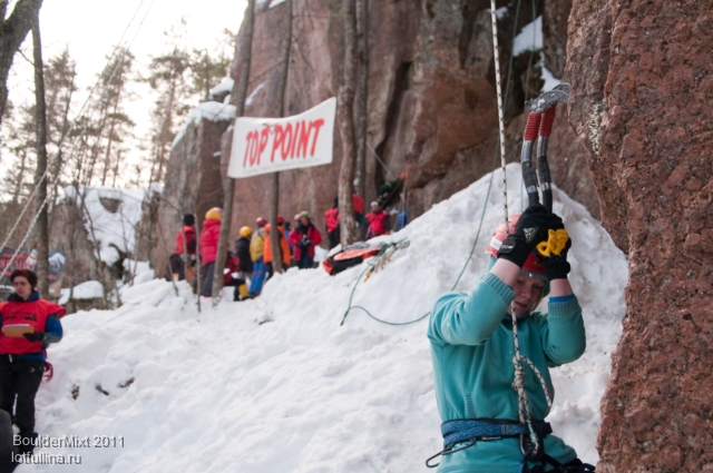 В ожидании итоговых результатов BoulderMixt 2011. Фотоальбом. (Ледолазание/drytoolling, соревнования, драйтулинг, lotfullina.ru)