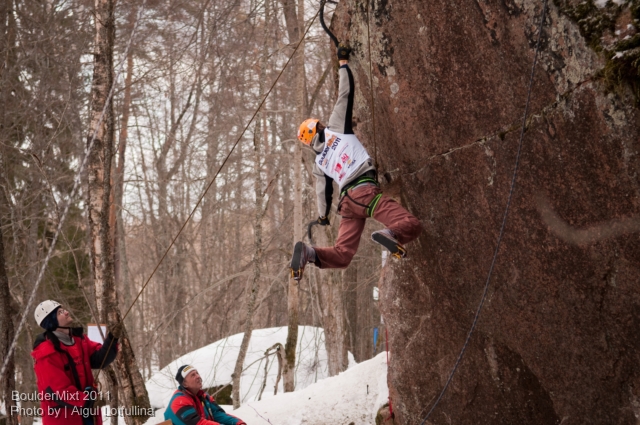 В ожидании итоговых результатов BoulderMixt 2011. Фотоальбом. (Ледолазание/drytoolling, соревнования, драйтулинг, lotfullina.ru)
