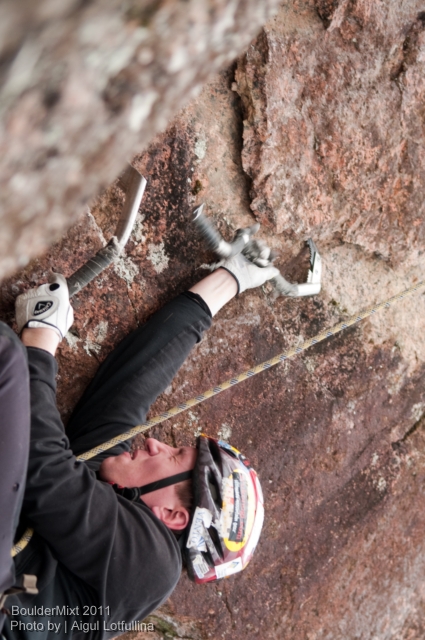В ожидании итоговых результатов BoulderMixt 2011. Фотоальбом. (Ледолазание/drytoolling, соревнования, драйтулинг, lotfullina.ru)