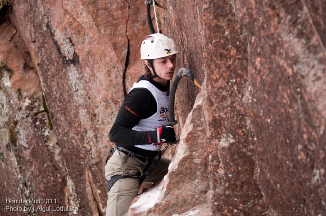 В ожидании итоговых результатов BoulderMixt 2011. Фотоальбом. (Ледолазание/drytoolling, соревнования, драйтулинг, lotfullina.ru)