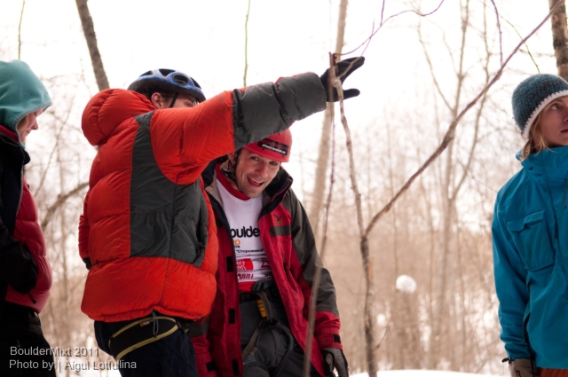 В ожидании итоговых результатов BoulderMixt 2011. Фотоальбом. (Ледолазание/drytoolling, соревнования, драйтулинг, lotfullina.ru)