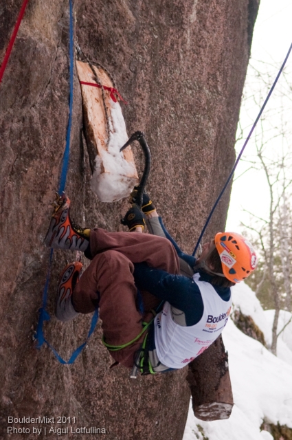 В ожидании итоговых результатов BoulderMixt 2011. Фотоальбом. (Ледолазание/drytoolling, соревнования, драйтулинг, lotfullina.ru)