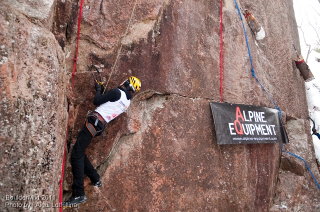 В ожидании итоговых результатов BoulderMixt 2011. Фотоальбом. (Ледолазание/drytoolling, соревнования, драйтулинг, lotfullina.ru)