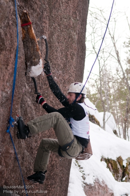 В ожидании итоговых результатов BoulderMixt 2011. Фотоальбом. (Ледолазание/drytoolling, соревнования, драйтулинг, lotfullina.ru)