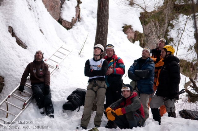 В ожидании итоговых результатов BoulderMixt 2011. Фотоальбом. (Ледолазание/drytoolling, соревнования, драйтулинг, lotfullina.ru)