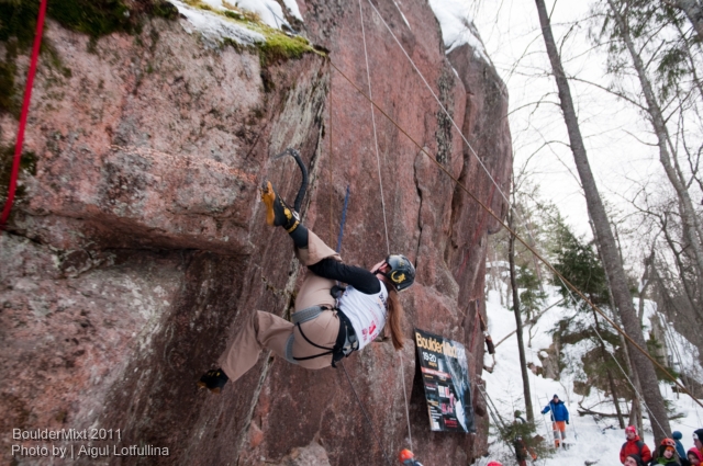 В ожидании итоговых результатов BoulderMixt 2011. Фотоальбом. (Ледолазание/drytoolling, соревнования, драйтулинг, lotfullina.ru)
