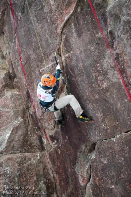 В ожидании итоговых результатов BoulderMixt 2011. Фотоальбом. (Ледолазание/drytoolling, соревнования, драйтулинг, lotfullina.ru)