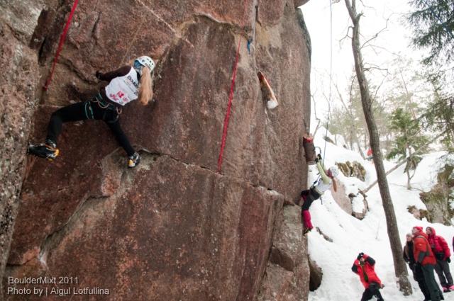 В ожидании итоговых результатов BoulderMixt 2011. Фотоальбом. (Ледолазание/drytoolling, соревнования, драйтулинг, lotfullina.ru)