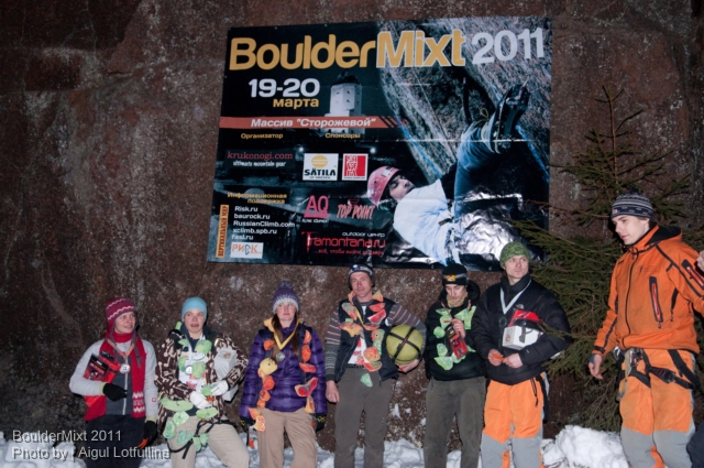 В ожидании итоговых результатов BoulderMixt 2011. Фотоальбом. (Ледолазание/drytoolling, соревнования, драйтулинг, lotfullina.ru)