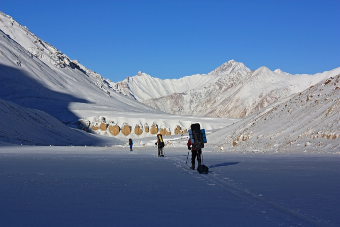 Зимний Памир. Фотоальбом. Часть 1. Заходы по Пшарту и кольцо в хр. Музкол (Путешествия, пик советских офицеров, мургаб, лыжный туризм, маи)