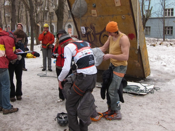 Весенние ласточки 2011/BD DryToolFight. Впечатления+фото. Квалификация (Альпинизм, black diamond dry tool fight, сосулька маи, ледолазание, альпинизм)