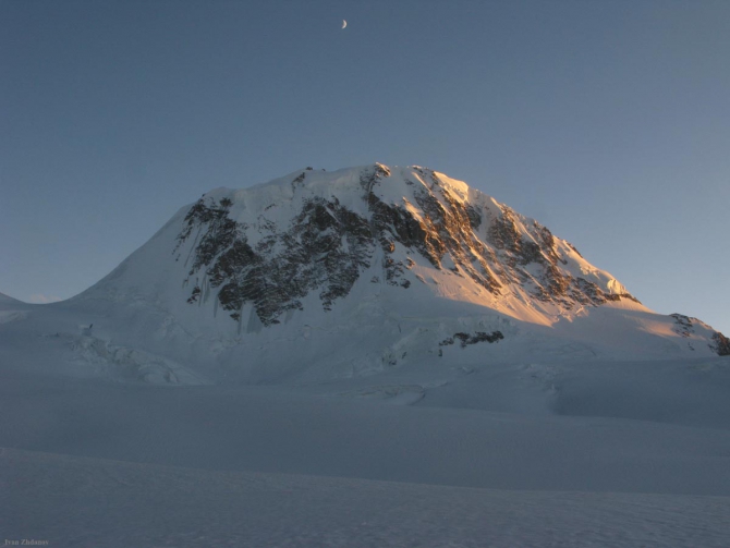 К истории пиков Фиккера (6725) и Сов. Космонавтов (6150). (Альпинизм, пик советских космонавтов, пик фиккера, шеститысячники памира)