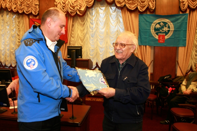 Отчетно-выборное собрание Федерации альпинизма и скалолазания г.Москвы. 14 апреля 2011 г. (фаис москвы, альпиндустрия, баск)